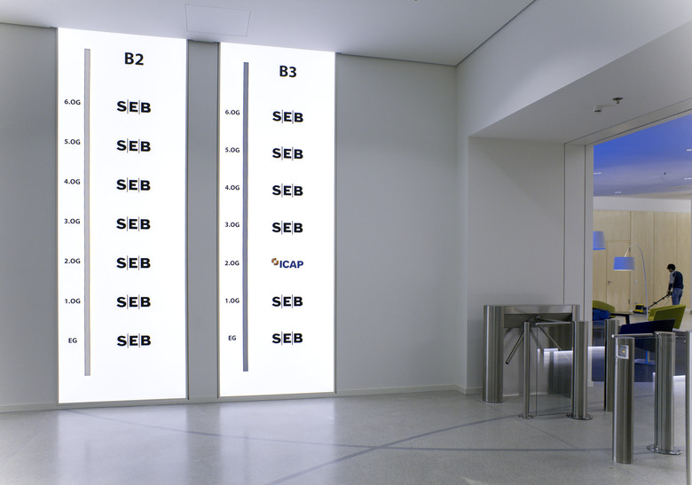 Skylight Foyer MAASS Licht Wegleitsystem mit Licht