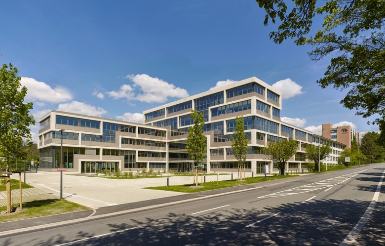 Mehr Sein Als Schein Neubau Und Sanierung Der Firmenzentrale Der Deutschen Amphibolin Werke Daw Se Ober Ramstadt Bruckner Bruckner Architekten